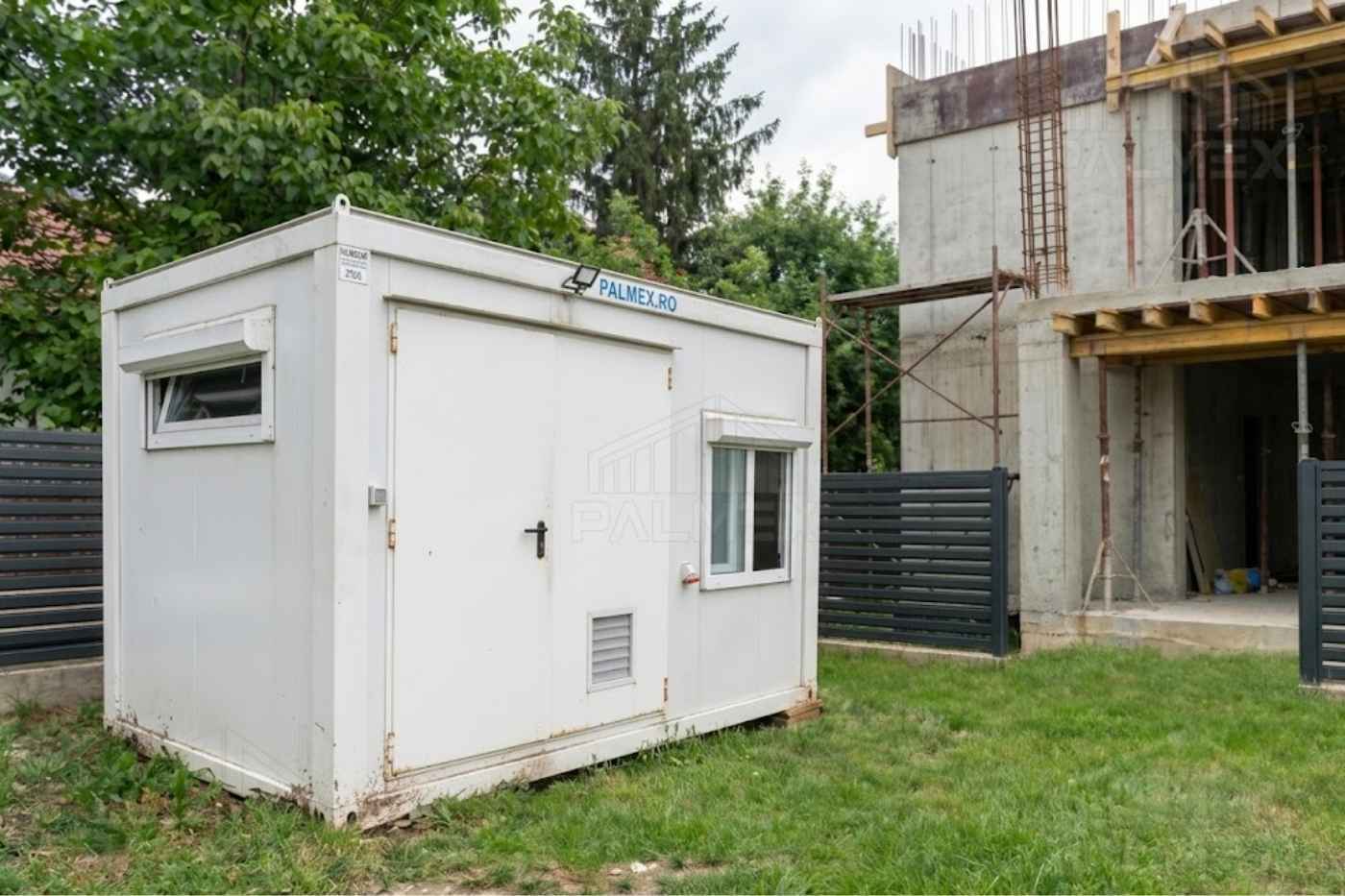 Containere de santier second-hand: merita investitia?