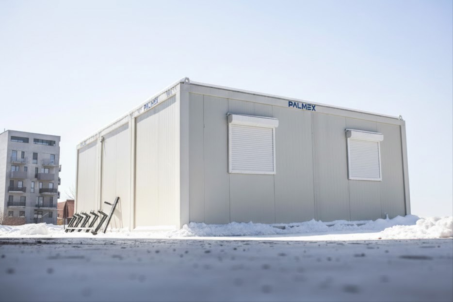 Containere modulare iarna: Rezista la frig sau ingheti inauntru?